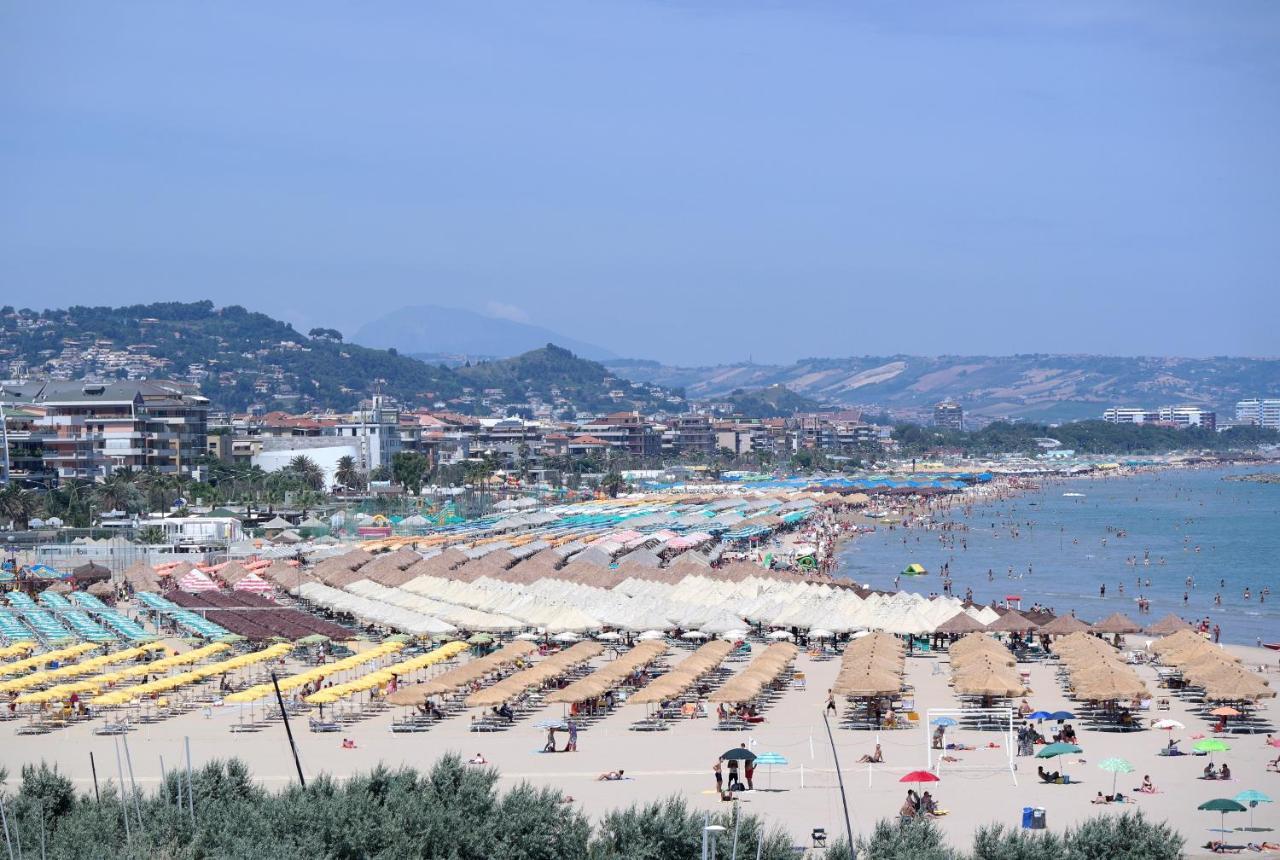 Suite113 In The Center With Beach Pescara Extérieur photo